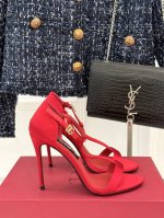 厂价 dolce&Gabbana25S 春夏新品水T字带高跟凉鞋 面料采用原版定制材质 内里踮脚均为羊皮 跟高 10Cm 意大利进口牛皮大底 码数 35-39