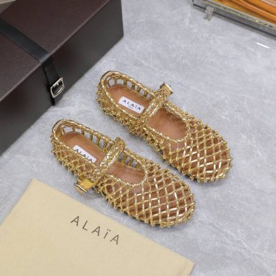 alaia 阿莱亚 25 春夏 最新 镂空编织鞋 只忠于展现女性身体曲线的裁剪之王 始创于1979年的品牌Alaia 一直主售时装感十足的型格女鞋 巴黎时装界以