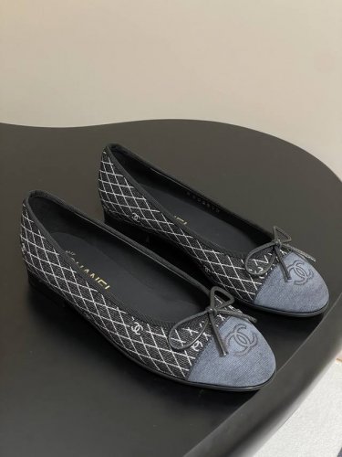 代购品质 25p早春最新配色Chanel小香蝴蝶结牛仔布芭蕾舞鞋平底单鞋万年经典款 无法抗拒的牛仔丹宁芭蕾舞鞋一眼爱上 绝美的牛仔芭蕾舞鞋，跟春夏的适配度很高