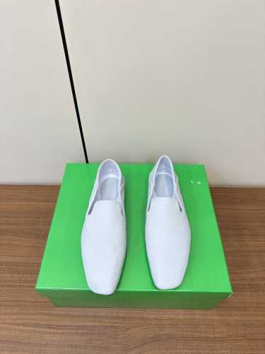 Bottegaveneta｜25款早春踩跟平底乐福鞋 时髦炸了更换设计师首秀奶奶鞋Bv开挂了，逆天爆款原版开发 低调到骨子里的编织豪门，时尚博主网红推荐大爱款魂
