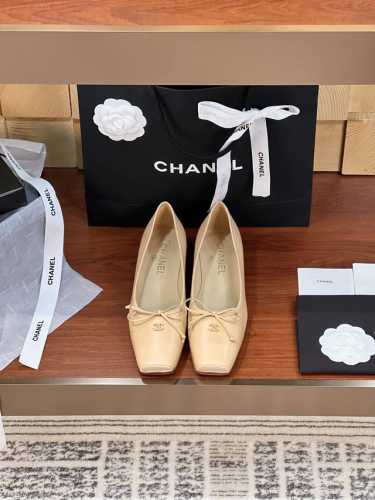 小香24春季方头vintage中古经典蝴蝶结单鞋，精致女人都无法拒绝的复古经典百搭单品，超软羊皮面加羊皮内里加真皮大底的配置更是暴走不累脚！码数35-40