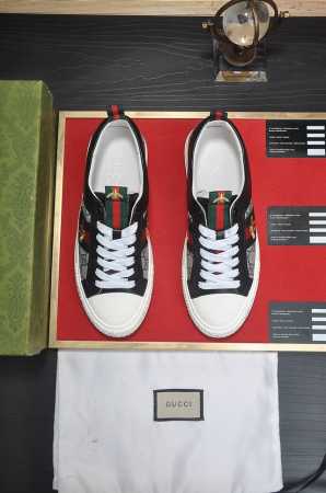Gucci 古奇 官网1 1运动男鞋火爆上市，采用原版布料+水染羊皮内里，再加官网原版1 1舒适大底。时尚百搭，着脚超舒适、透气。标准鞋码38 45 45定做不 - 点击图像关闭