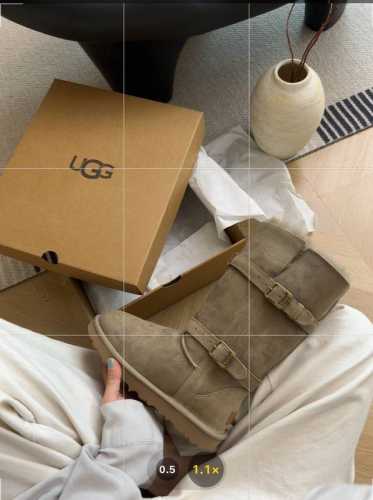Ugg新款皮扣骑士筒靴 皮毛一体材质 双皮扣设计 可翻毛两穿 长腿女神们的首选 两色:栗色 羚羊 码号35-40