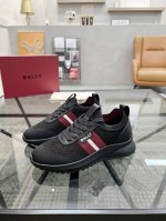 B 顶级代购 巴 炸街男神新品运动鞋专柜同步发售原厂配置，意大利进口原版飞织面料，经典透气舒适，男士休闲百搭款，鞋底原厂特供原版底超级舒适，原厂跟单货 高品质，
