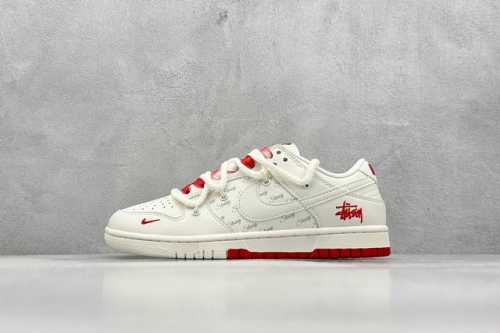 400 現貨 终端放店 Xc版 Nike Sb Dunk Low X Stussy 白红小钩绑带 纯原大厂出品 极力推荐 原装头层材料 独家版型蒸餾加工 帶來的