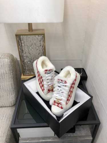 出厂价 顶级 品质2024K毛毛面包鞋 羊猄 格子布 顶级羊细毛内里 耐磨TPU大底 SIZE：35-41 40 41定做不退换 原版包装配套