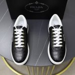 品牌：普拉达 标准码：38-44 45订做 等级：官网同款 材料：原版面料 舒适羊皮内里 轻便耐磨大底 款式类别：男士时尚休闲鞋 跑步 运动鞋 尊贵奢侈品大牌元