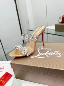 christianlouboutin路铂廷 Cl红底鞋‖ 全球限量！来自拉斯维加斯的祝福灵感来自拉斯维加斯的炫彩霓虹 手工制作，精致工艺收藏级作品 绝对吸睛的存