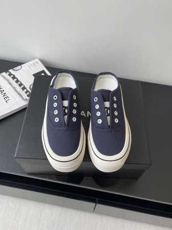 Chanel 香奈儿25Ss隐藏中古款帆布鞋 半拖款 Vintage感满满 中古复刻款 帆布鞋适配春夏 黑白拼接就很Chanel 配合袜子就很复古学院的感觉码数 - 点击图像关闭