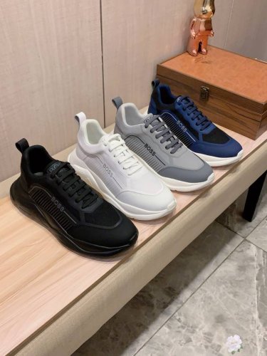 新款: 厂价 Boss* 最新爆款休闲鞋，顶端品牌奢侈～代购，顶级～质量。鞋面選用进口透气牛皮搭配织布材质透气羊皮垫脚 精细做工。原版个性时尚柔软橡膠耐磨防滑大