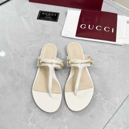 gucci 古驰 25Ss经典马衔扣人字夹趾拖鞋 顶级版本！原版1:1复刻，欢迎对比！标志浅金马衔扣焕新再现品牌发源地的经典优雅格调，这款拖鞋匠心融蕴醒目的金色 - 点击图像关闭