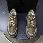 澳洲进口加厚羊毛 品牌：UGG正品代购 尺码：39 44 等级： 官网1:1 材料： 头层真皮防水防冻鞋面 真毛内里 原版防滑耐磨大底 款式类别：男士休闲鞋 搭