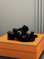 hermes Kute凉鞋新品 小牛皮高跟凉鞋 搭配标志性Glenan鞋扣 航海风格 打造都市优雅造型 鞋跟高度 6厘米 size 35-41
