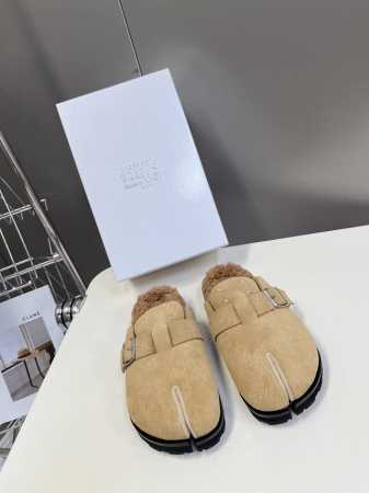 MaisonMargiela马吉拉 MM6 出勃肯毛拖啦 新款火爆来袭！太香了，靓丽多彩少女感扑面而来！ 不容错过的时尚单品 简单又有格调的美 跑量扛把子，分趾 - 点击图像关闭