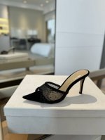 价格： Gianvito rossi 2025 新款拖鞋顶级版本，代购品质！施华洛奇水钻尖头高跟拖鞋，宛如从童话中走来的仙履。施华洛奇水钻璀璨耀眼，如同繁星点点