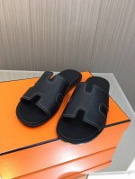 hermes 22Ss顶级原单品质男拖系列； 香港购入正版，调试了三个月才出货爱马仕H家男拖鞋别看简单，实在不好做，没有原版，根本就不可能做出完美的复刻。也正因