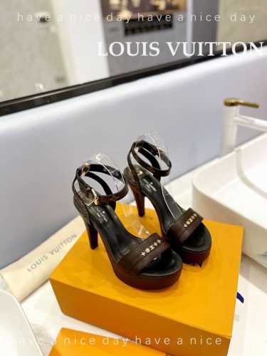 出厂 Loui& Vuitto&路易威登 法国代购新款驴牌 春夏首选 驴牌 巴黎代购款独家新款顶级版本 质量超级美爆 拼色设计 Zp 原版开模 原版扣开模 附带