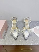 Mach & Mach 25Ss春夏新款 蝴蝶结 珍珠 高跟鞋系列鞋 又美又嗲、珍珠蝴蝶结加缠绕式设计让你在人群中一眼出挑 搭配任何一件Blingbling的仙