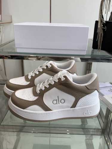 alo25s 春夏新款 拼色小白鞋厚底舒适休闲款alo比耐克更懂女生！上脚超级百搭！而且超级舒适！是厚底款但是上脚一点都不沉重！非常轻便！套上袜套搭配更好看！而