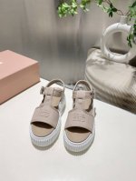 出厂价p Miu Miu 2025春夏新款松糕厚底帆布罗马凉鞋.质感非常高级 厚底设计非常容易驾驭穿搭 各大网红推荐 鞋面采用定制进口高密度帆布 内里垫脚羊皮