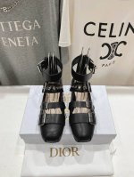 高版本出厂 Dior*迪奥D家2025Ss新款搭扣玛丽珍乐福鞋走秀款芭蕾舞鞋！顶级版本～ 超级仙女范的芭蕾舞鞋，鞋子蛮有看点，方头鞋头 ！颜值超高、个性又时尚、