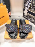 橙子出厂价p louis Vuitton 路易威登 Lv新款 带包包魔术贴平底拖鞋 休闲凉拖 情侣款 代购级别 高级感十足 国内外博主刷爆的一款 复古又时髦 上