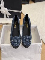 现货发售 *25 专柜 正品级 版本！！ 官方目录： 码数：35、36、37、38、39 34 40 41 需要定做跟客服 沟通 皮面10 均配有意大利正品包装