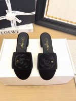 现货发售 *25 专柜 正品级 版本！！ 官方目录： 码数：35、36、37、38、39 34 40 41 需要定做跟客服 沟通 跟高:5Cm 2.5Cm 均配