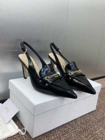 工厂p价p 迪奥 2025春夏高定系列新款 My Dior 高跟尖头女鞋 Cd字母Logo五金扣细跟后空凉鞋 材质 进口开边珠牛皮 小牛皮 环保透气科技面料+水 - 点击图像关闭