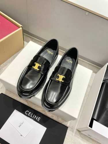 Celine赛琳新款凯旋门乐福鞋、凯旋门五金扣设计极具品牌辨识度鞋面进口开边珠牛皮、数码激光logo、内里山羊皮、上脚非常舒适、5层组合大底真皮沿条、跟高3.5