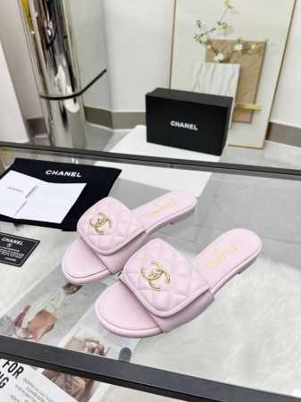 CHANEL 25早春新品 拖鞋火爆上市！黑色、米白、杏色、粉色、黑色真丝绒、酒红真丝绒35-43。像胶底 - 点击图像关闭