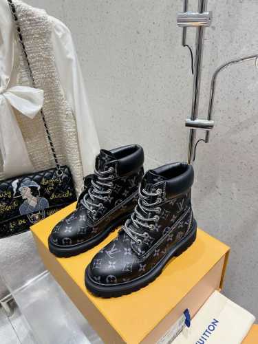 顶级版本 情侣款出厂 LV x Timberland 添柏岚 联名款 老花 大黄靴 及踝靴 短靴 LV x Timberland 及踝靴取材 Monogram