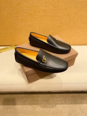 工厂p价 Gucci 古奇男士新款豆豆鞋上市 原单品质 官网1:1同步头层牛皮皮内里，完美造型顶级品质，橡胶耐磨大底，，鞋型饱满，立体感十足超级百搭 高档不失品