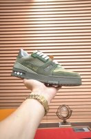 出厂价p 原版开发 品质出货 欢迎对比 Lv板鞋系列 lv Trainer Maxi运动鞋将成衣系列的宽松廓形引入Virgilabloh笔下的Lvtrainer