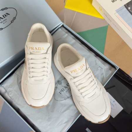 顶级版本：女款 男款 Prada普拉达 P家 Re-Nylon系列 情侣款 厚底 三角标 休闲 运动鞋 原版购入开发 做货 这款运动鞋融合优雅而创新的设计，搭配 - 点击图像关闭