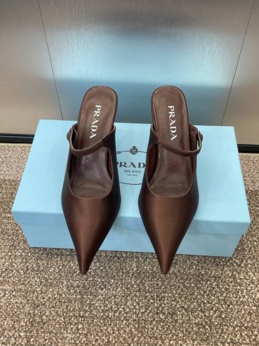 工厂p价p prada 2025 春夏走秀新款高跟尖头后空穆勒女鞋 普拉达明星同款果冻色细跟拖鞋 材质:鞋面进口真丝面料+水染羊皮内里+意大利真皮大底 跟高:7