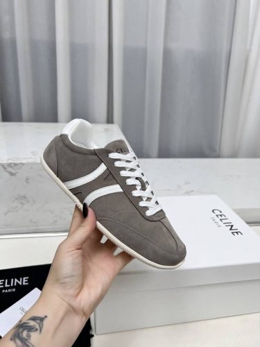 赛琳情侣款35-45Jogger Triomphe标志牛皮革 牛皮绒面革低帮系带运动鞋！Jogger以极简鞋型点晴日常穿搭兼具柔美与率性 简约百搭轻便舒适 面料