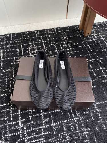 代购级 alaia 25Ss 春夏季新款 明星同款 穿搭万金油 渔网鞋 芭蕾舞鞋 轻盈透气 夏日松弛美学透气网面日月光倾泻 交织出若隐若现的透感美学 网面设计