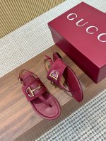 工厂p价 女装女鞋 运动原单 gucci古*驰2025春夏最新爆款人字拖凉鞋系列 圆头夹脚指凉鞋 最新链条扣 原单品质 原汁原味的欧式风格 上脚非常完美穿搭上配