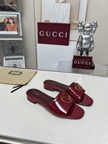 出厂 2025 SSS新款报到 Gucci～古*奇 原单品质 原汁原味的欧式风格 上脚非常完美穿搭上配此鞋，优雅大方，晶莹剔透，无论种各配件材质，都是家独一比一