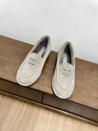 皮里 毛里 ChaneL 24K泰迪乐福鞋 秋冬新款 小香羊羔毛乐福鞋 舒适保暖平底毛毛鞋 秋冬新款单鞋 香奶奶新品乐福鞋 设计简约高级，超级百搭款！双C lo - 点击图像关闭