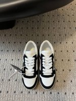 prad* 25ss p家25春夏厚底小白鞋 德训风格 麂皮和光面皮拼接撞色，细节感跟好 三角标点缀，简单高级！关键上脚超显腿长，轻松拉长腿部显腿！size 3