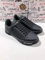 D0LCE & GABBANA 今年的主打款式 没有之一 超火超帅气的休闲鞋此款传承了D家一贯有点浮夸而不失时尚的风格 精湛的做工 众多人至爱采用丝绸牛皮，完美