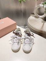 出厂 春夏走秀款2025Miuimiui环布鞋 简约的隔板设计 极具辨识度的鞋舌 上脚超级阳光青春 搭配啥都好看 面料进口丝绸内里羊皮垫脚.独家开模Tpu大底