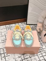 顶级品质 男+10 miumiu fw24 new arrival～ 缪缪2024秋冬新款情侣款德训鞋 miu味德训鞋单品鞋面皮布拼色结合， 样子很出彩，俏皮减