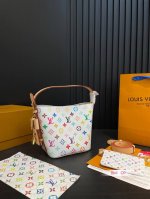 配折叠礼盒 Lv All Inbb 水桶包 氛围感满满的一款 任何搭配都能够轻松驾驭 低调有质感 容量也很可尺寸：17*12*18Cm