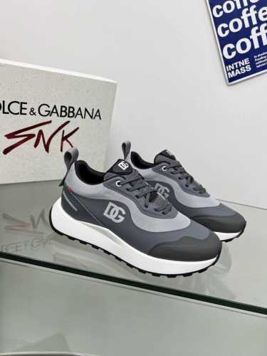 高端版本高质量原单品质D0LCE & GABBANA 今年的主打款式 没有之一 超火超帅气的休闲鞋此款传承了D家一贯有点浮夸而不失时尚的风格 精湛的做工 众多人