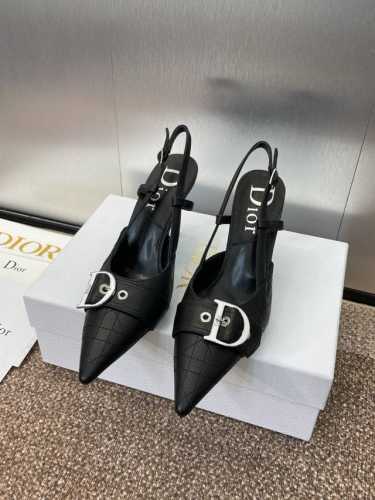 工厂P价P P390 迪奥 Dior 2025早春新款尖头拼色穆勒女鞋 明星同款Cd字母Logo五金皮带扣高跟凉鞋 市面顶级高端版本 材质：鞋面采用进口全粒面小