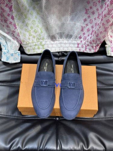 工厂P价 Louis Vuitton 路易登威 顶级牛货 Size：39 44 38，45可订做不退换 最新款Lv男士商务休闲男鞋皮鞋，奢华尊贵那是必须的，全部