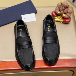 工厂价 Dior 迪奥 香港专柜新款皮鞋上市 官网1:1制作 意大利编织牛皮+水染皮内里 欧美大师设计 完美造型打造专柜品质，纯色橡胶耐磨大底加经典炫头！超级百